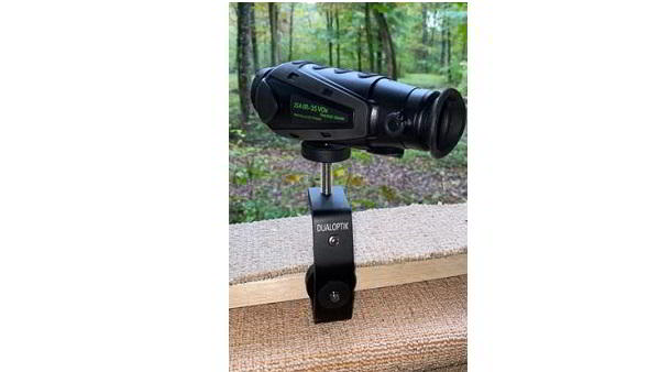 Dualoptik-universelle-Klemme-2